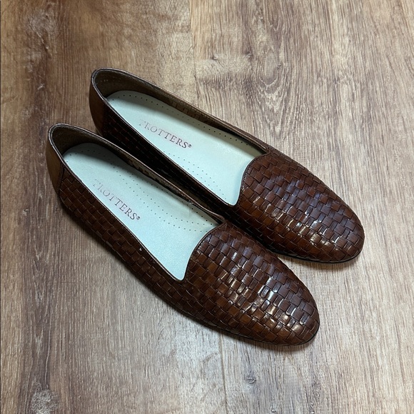 Trotters Chestnut Woven Flats Liz Style Color‎ Brown - Picture 7 of 15